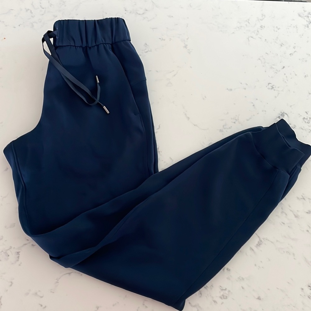 Lululemon High-Rise Jogger